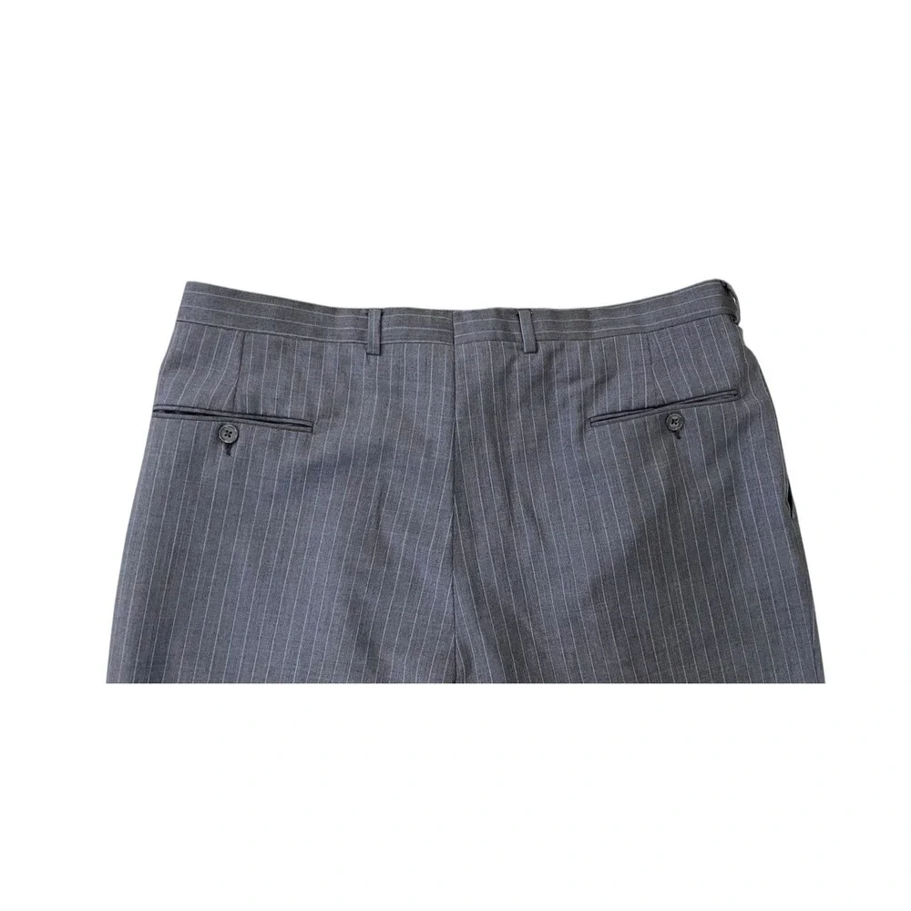 Hart Schaffner Marx Mens Grey Blue Pinstripe 2 pc Suit 44R Pleated Pants 38 x 25